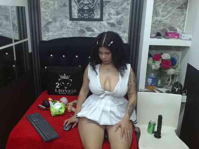 big-tits-horny webcam