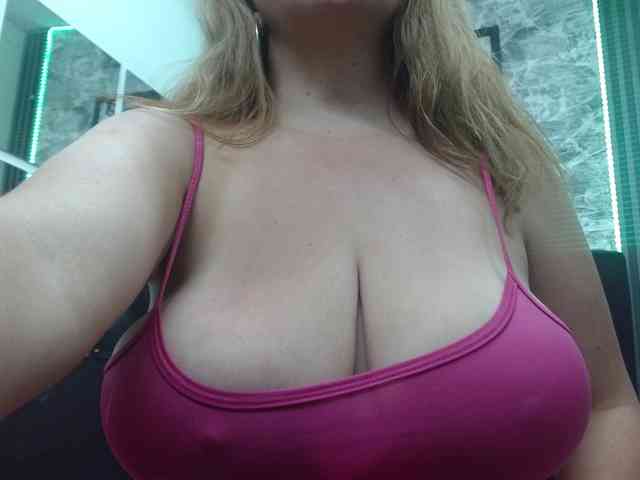 big-tits-horny webcam
