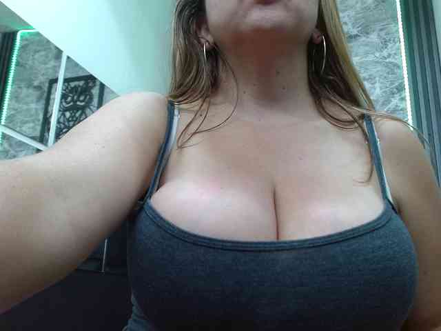 big-tits-horny webcam