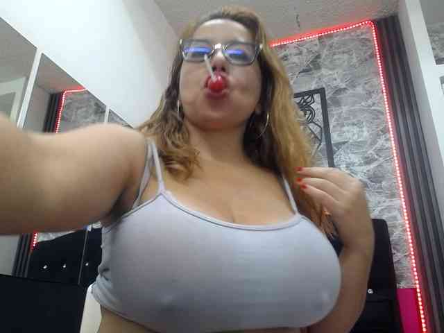 big-tits-horny webcam