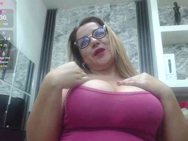 big-tits-horny webcam