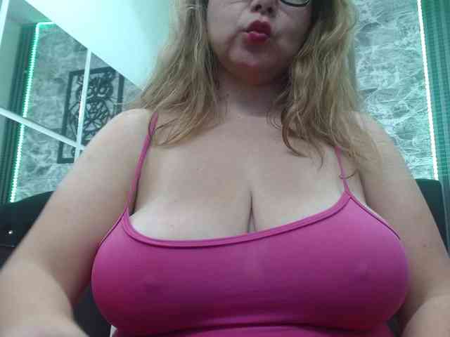 big-tits-horny webcam