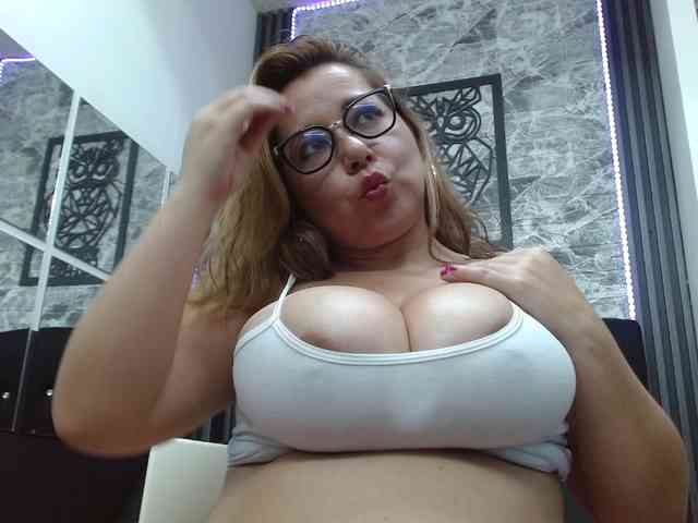 big-tits-horny webcam