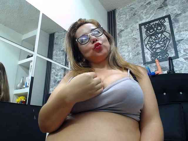 big-tits-horny webcam