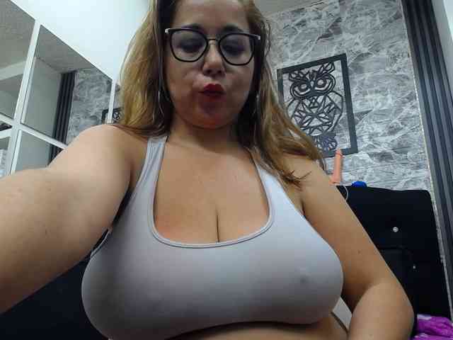 big-tits-horny webcam