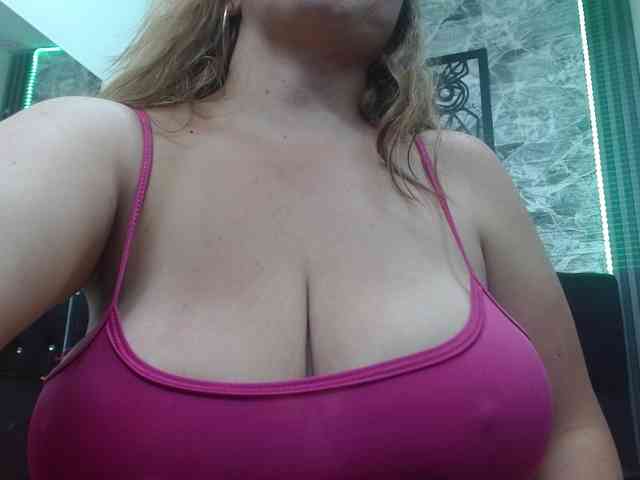 big-tits-horny webcam