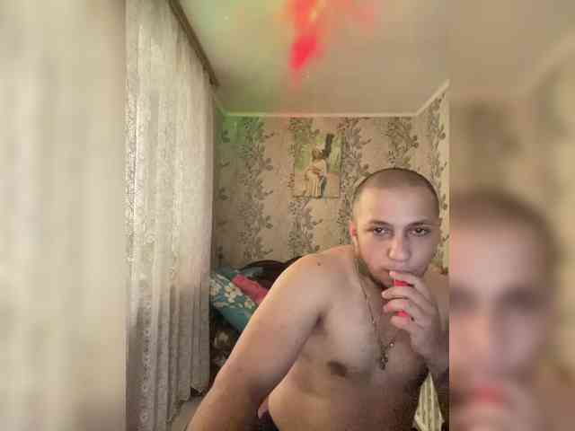 Maksik09a Live Webcam on BongaCams