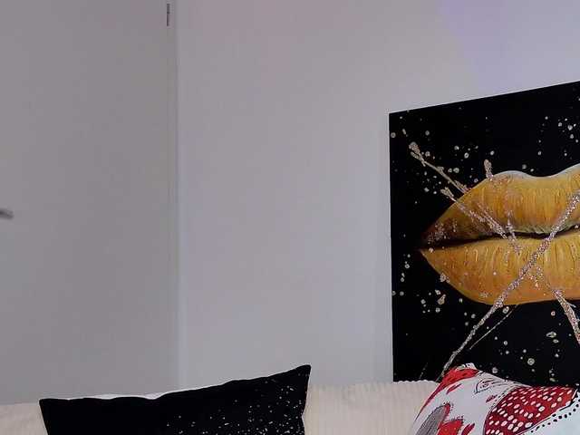 ell3's BongaCams show and profile