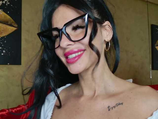 ell3's BongaCams show and profile