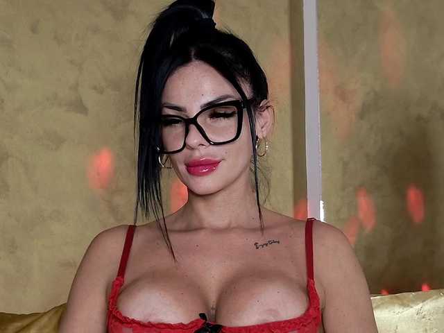 ell3's BongaCams show and profile