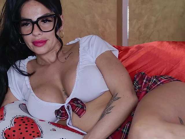 ell3's BongaCams show and profile