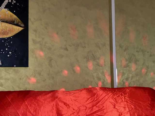 ell3's BongaCams show and profile