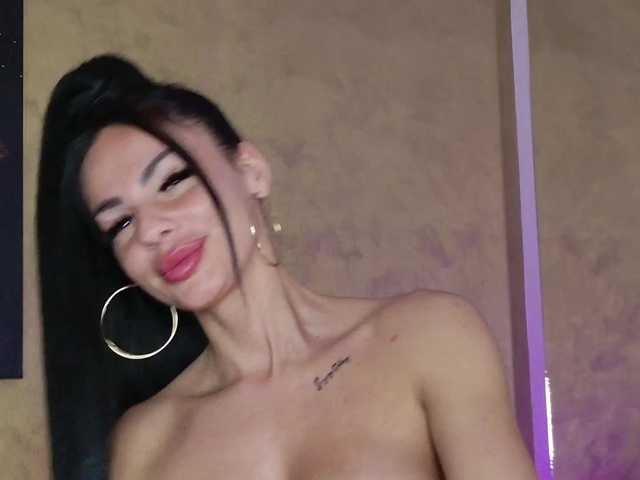 ell3's BongaCams show and profile