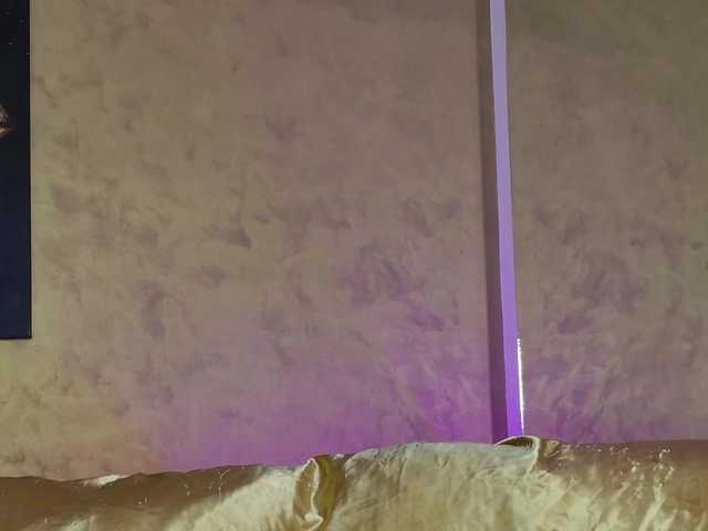 ell3's BongaCams show and profile