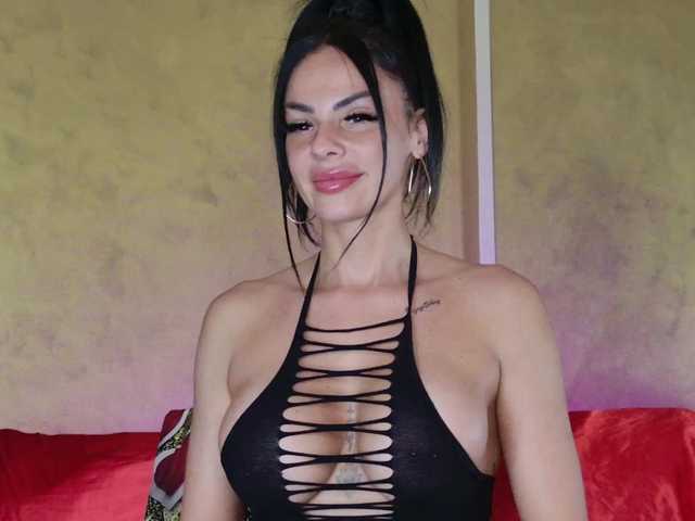 ell3's BongaCams show and profile