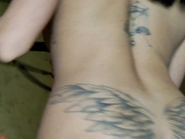 ell3's BongaCams show and profile