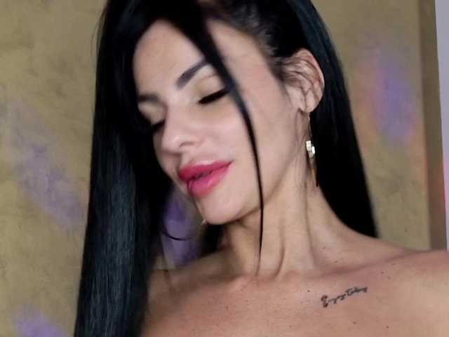 ell3's BongaCams show and profile