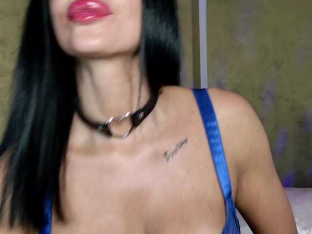 ell3's BongaCams show and profile