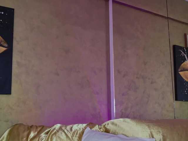 ell3's BongaCams show and profile