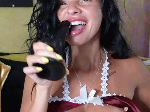 Ella-Hottie webcam
