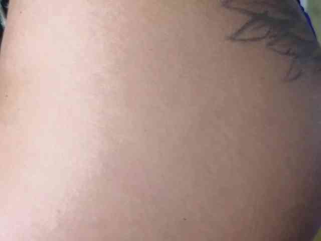 Ella-Hottie webcam