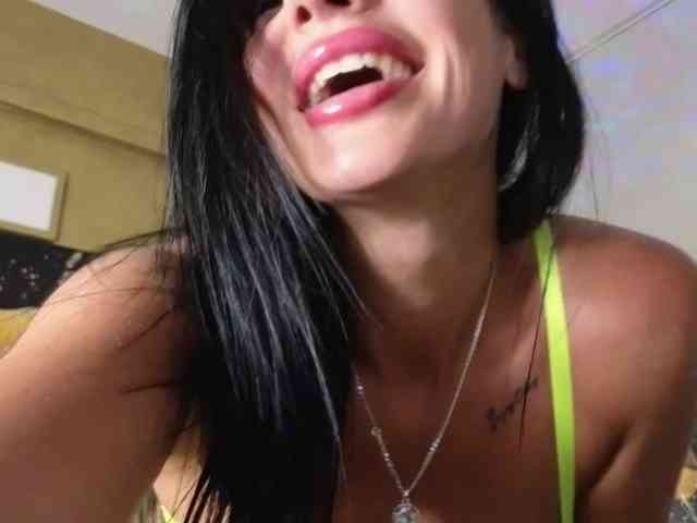 Ella-Hottie webcam