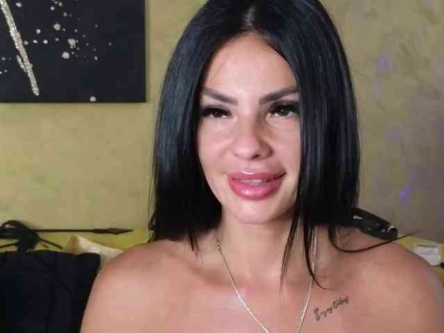 Ella-Hottie webcam