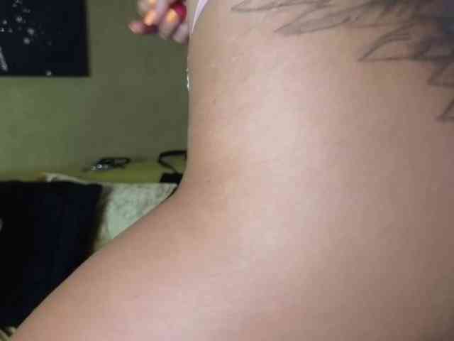 Ella-Hottie webcam