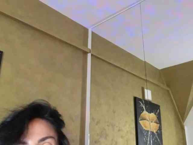 Ella-Hottie webcam