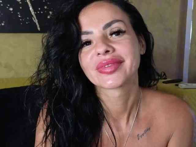 Ella-Hottie webcam