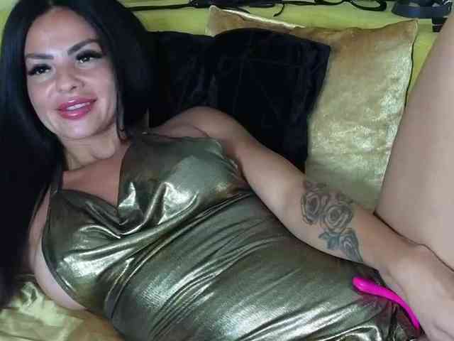 Ella-Hottie webcam