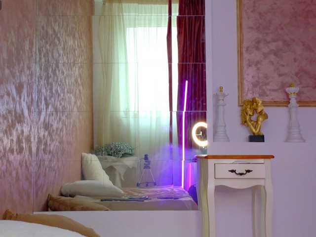 lexxia's BongaCams show and profile