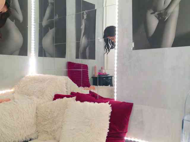 Celya-Chanel webcam