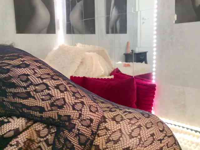 Celya-Chanel webcam