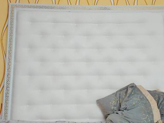 Karissia-X Porn Show