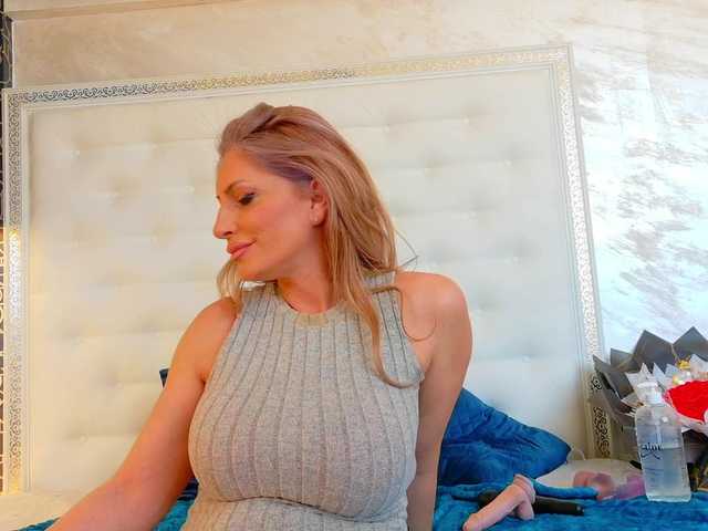 karissia-x's BongaCams show and profile