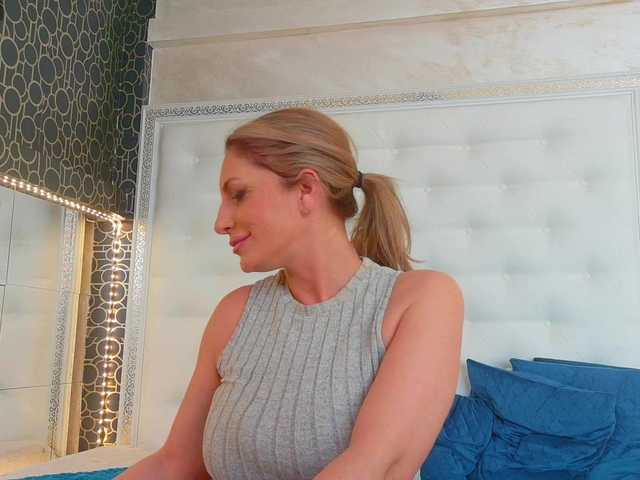 karissia-x's BongaCams show and profile