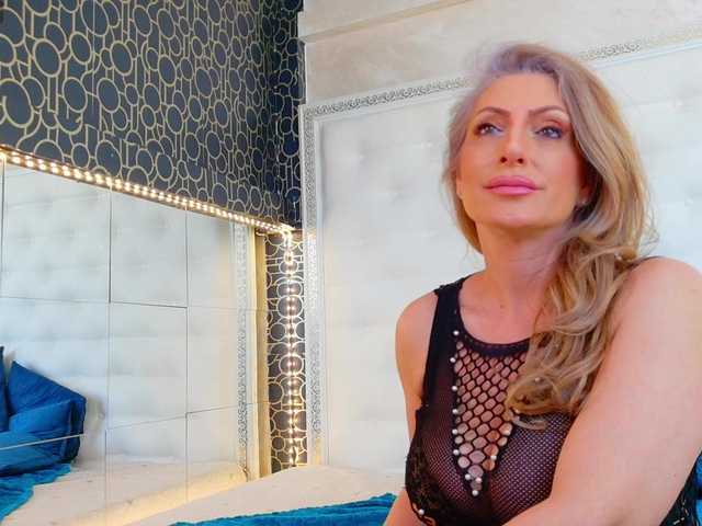 karissia-x's BongaCams show and profile