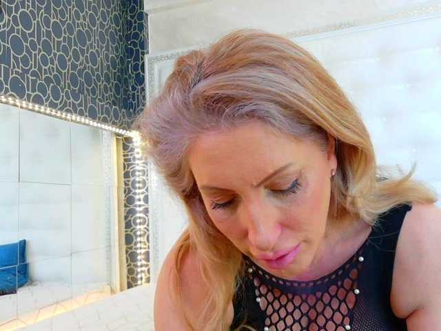 karissia-x's BongaCams show and profile