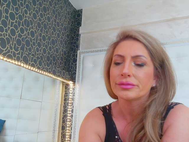 karissia-x's BongaCams show and profile