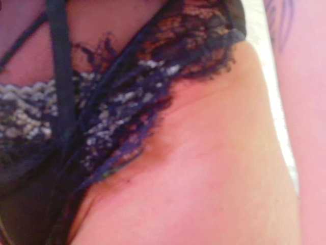 karissia-x's BongaCams show and profile