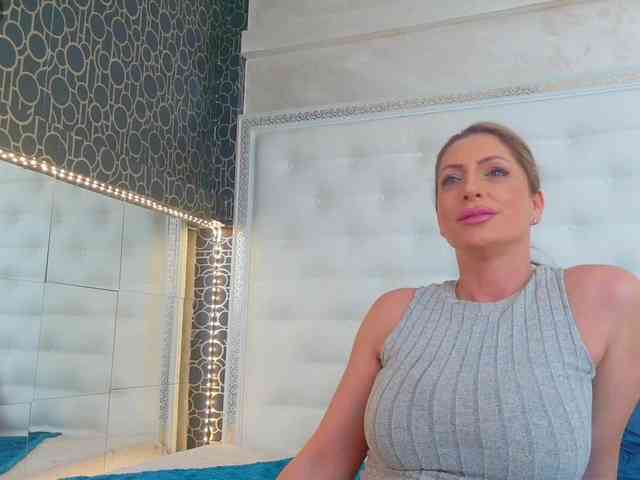 karissia-x Live Webcam on BongaCams