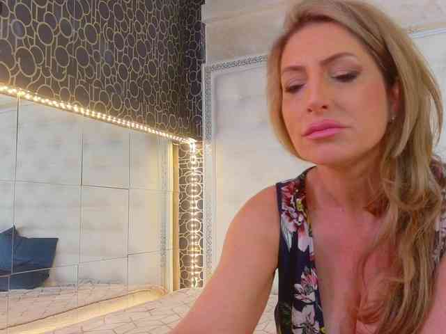 karissia-x karissia-x