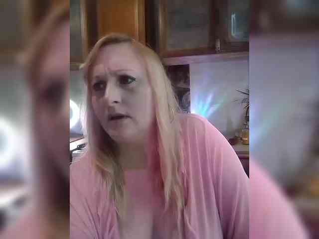 XHelenaX99 webcam