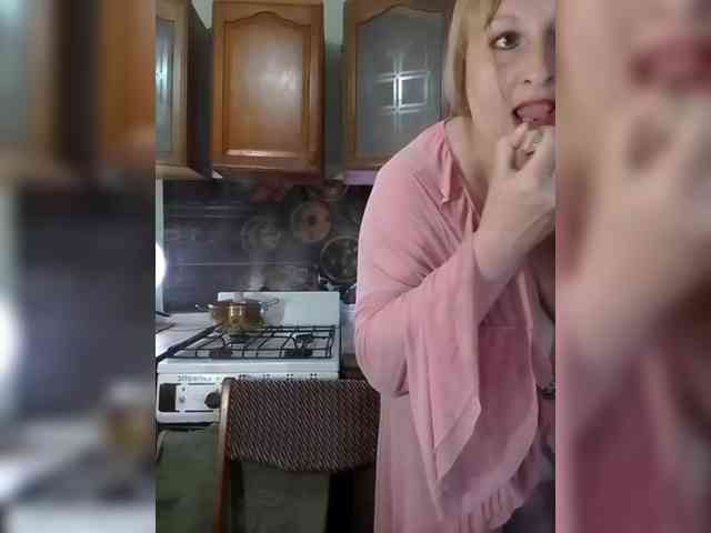 XHelenaX99 webcam