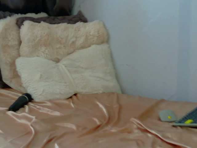 le modèle Sasha-B3st est en webcam porno dans un show sur le site bongacams, il possède les tags suivants: White/Caucasian,Brunette,Shaved