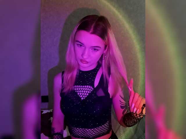 -LisiPeaches- from BongaCams