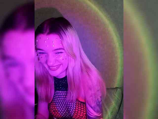 -LisiPeaches- Live Webcam on BongaCams