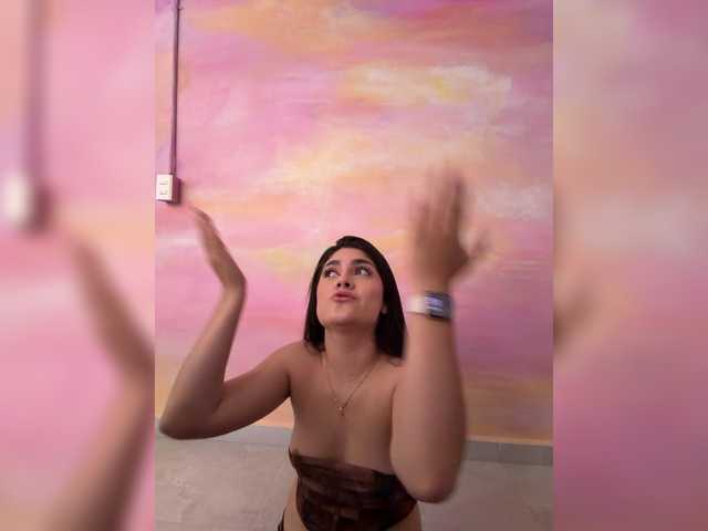 amy-saenz's BongaCams show and profile