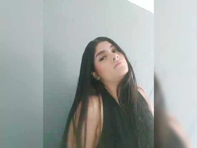 amy-saenz's BongaCams show and profile